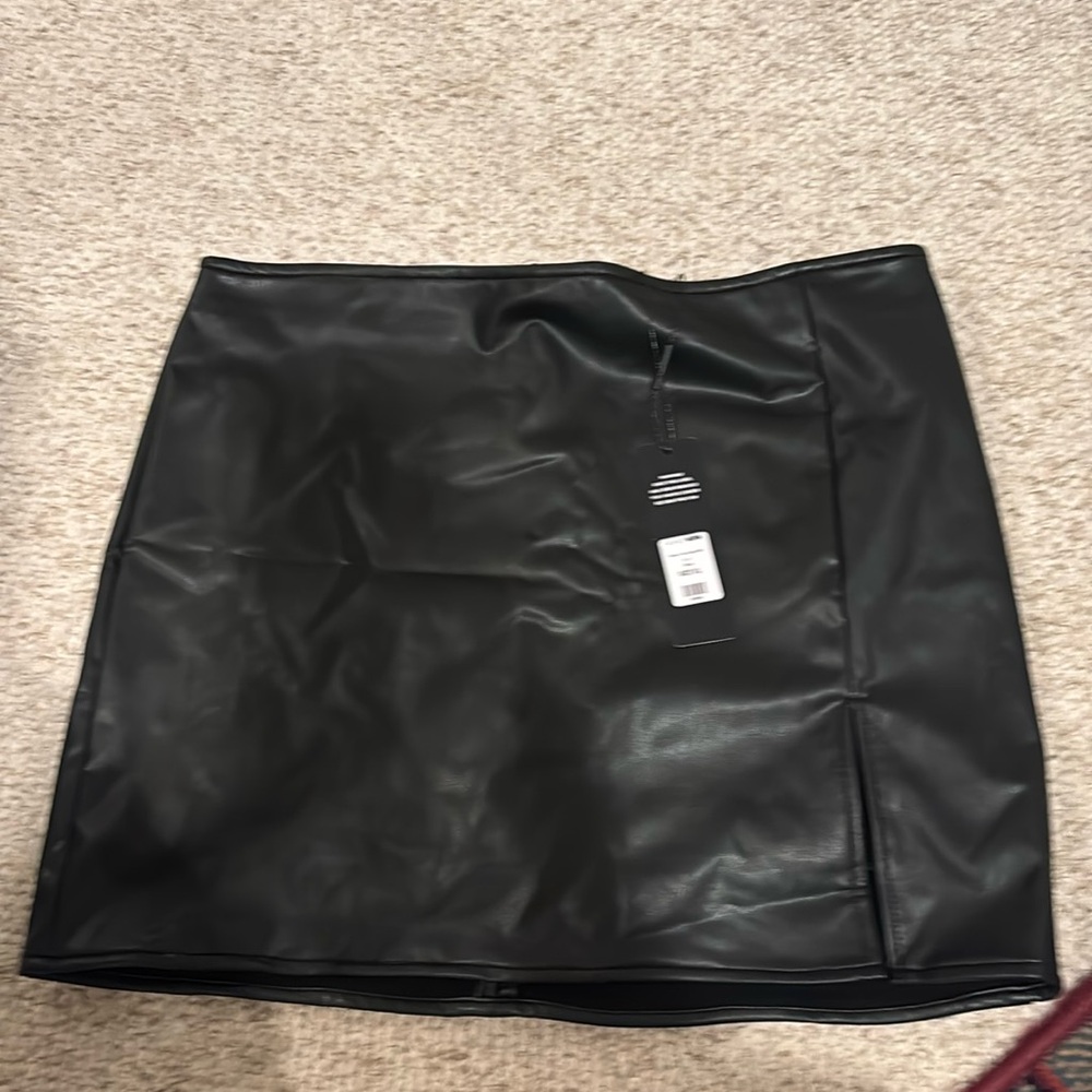 Faux leather mini skirt